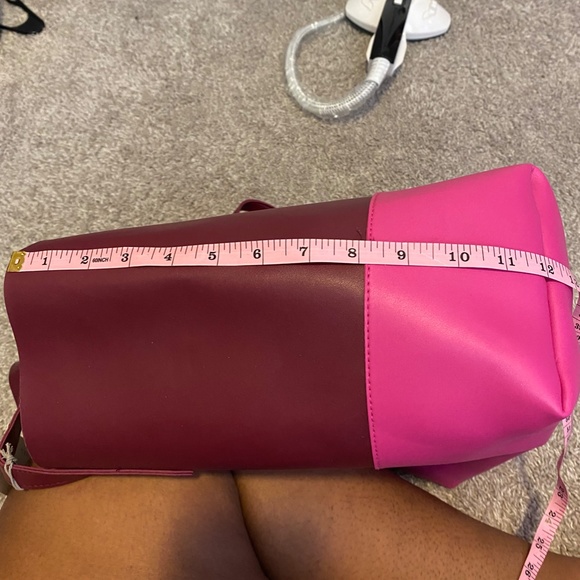 Handbags - Picture 13 of 14